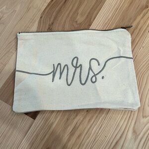 Mrs pouch